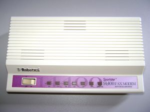 Modelo de um fax modem antigo (1994)